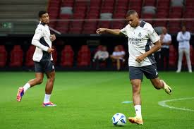 够与球员和 够与球员和